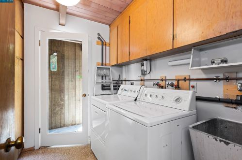 6 Cascade Ln, Orinda, CA 94563-2331