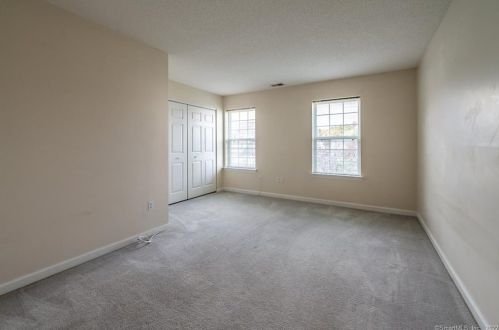 14 Greenview Ter, Middletown CT  06457-8738 exterior
