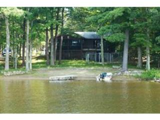 46 Shore Dr, Wakefield, NH 03830-3840