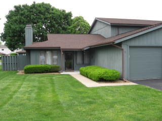 9 Brookside Pl, Springfield, IL 62704-5701