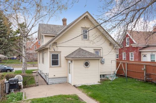 1122 Albemarle St, Saint Paul MN  55117-4415 exterior