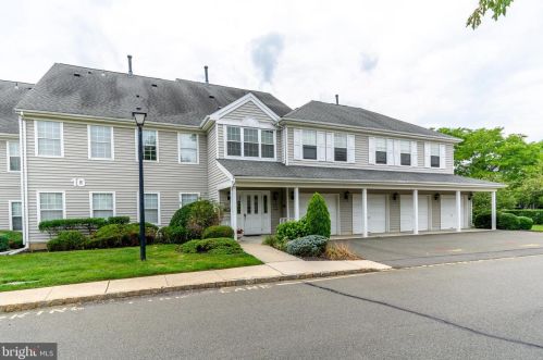 1005 Eagles Chase Dr, Trenton NJ  08648-2556 exterior