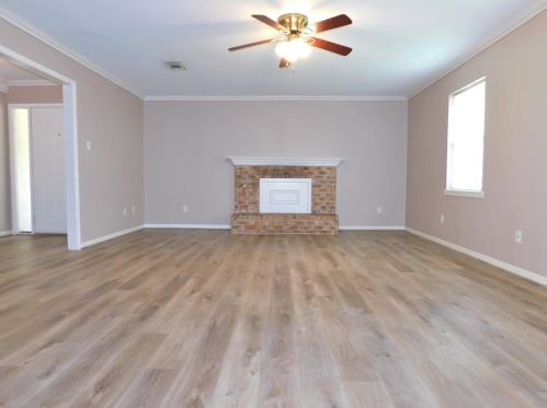 2002 Derby Dr, Conroe TX  77303-1802 exterior