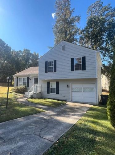 2486 Selman Dr, Duluth, GA 30096-4361