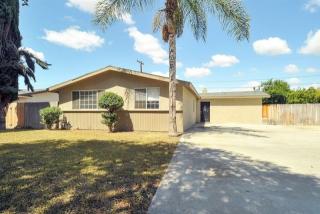 8225 Acapulco Pl, Riverside CA  92504-2401 exterior