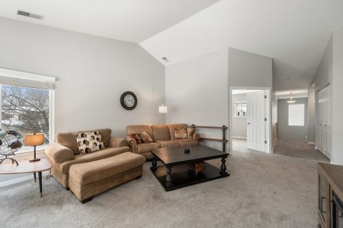 4358 Waters Edge Dr, Island Lake, IL 60042-8221