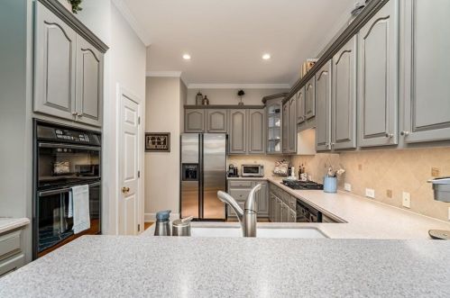 2308 English Ivy Ct, Atlanta GA  30339-6797 exterior