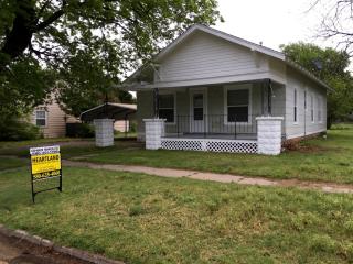 208 3rd St, Tonkawa, OK 74653-3524