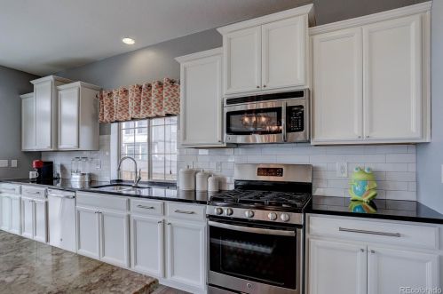 5037 Addison Way, Aurora CO 80016-5390 exterior