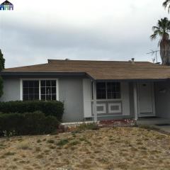 5575 Hughes Pl, Fremont, CA 94538-1024