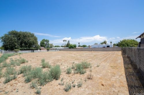 5550 Jurupa Ave, Riverside CA 92504-1252 exterior