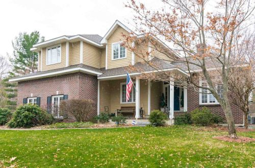 38 Farmington Rd, Nashua, NH 03060-5306