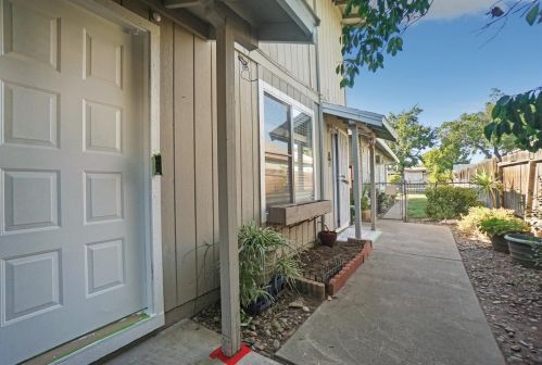 528 Hilborn St, Lodi, CA 95240-4257