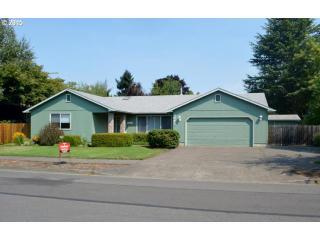 5646 E St, Springfield, OR 97478-6953