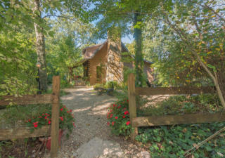 946 Smoky Mountain View Ct, Seymour, TN 37865-4210
