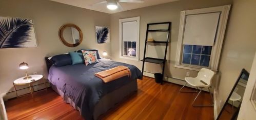 102 Broadway, Middletown, RI 02840-2750