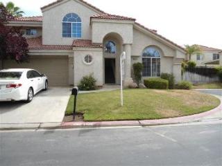 9544 Whitehouse Dr, Fresno, CA 93720-4026