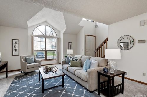 1855 Pitkin Cir, Aurora, CO 80017-5274