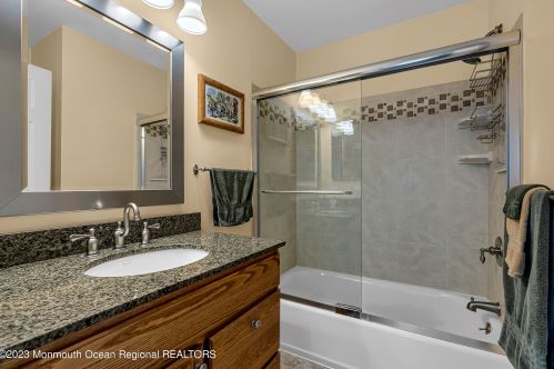 17 Rawson Cir, Tinton Falls NJ 07712-2579 exterior