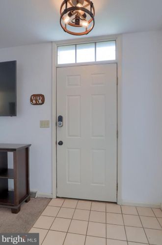 23 Derby Ln, Lancaster, PA 17603-9489