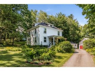 19 Red Gate Ln, Meredith, NH 03253-6226