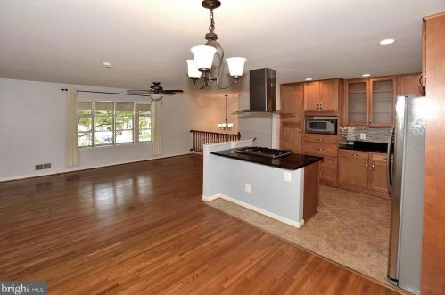 8603 Arley Dr, Springfield VA  22152-3510 exterior