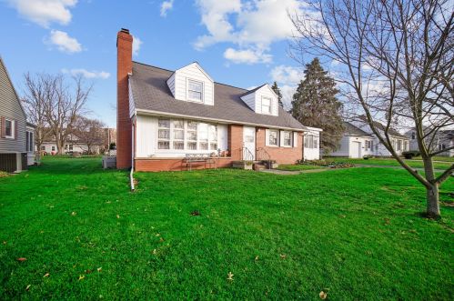103 Chestnut St, Hollowayville, IL 61356-1705