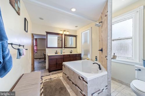 2039 Chelten Ave, Philadelphia PA 19144-2701 exterior