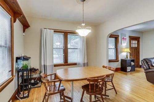 1077 5th St, Saint Paul MN  55106-5331 exterior