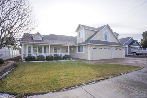 4420 Ben Hogan Dr, Eagle Crest OR  97756-8668 exterior
