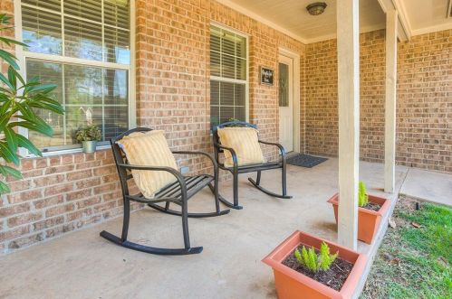 2213 Shannon Dr, Huntsville, TX 77320-9416