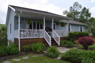 218 Crestmoor Dr, Boone, NC 28607-8558