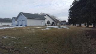 605 37th St, Minot, ND 58701-2822