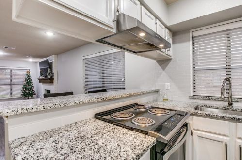 5725 Cancun Dr, Fort Worth TX  exterior