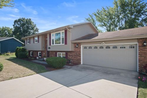 3123 Devonshire Cir, Crown Point, IN 46307-8906