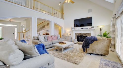 550 Bay Grove Rd, Loganville, GA 30052-6622