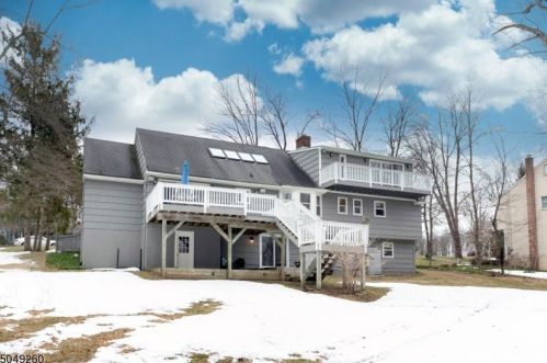 22 Heritage Dr, Sparta, NJ 07871-2541