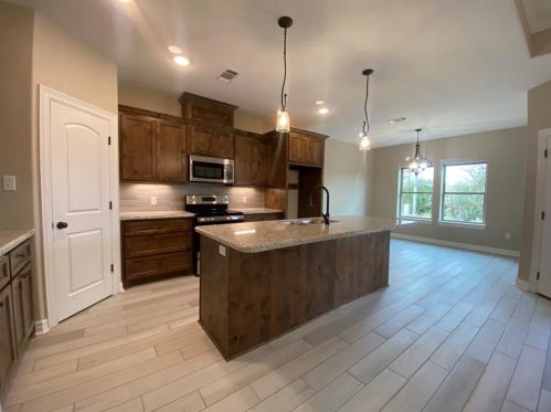 216 Shannon St, Angleton TX 77515-3088 exterior