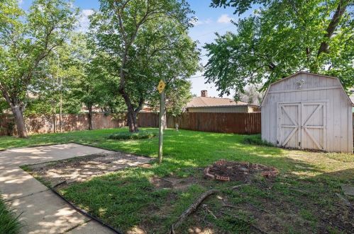 2612 Avenida Loop, Irving TX  75062-5131 exterior