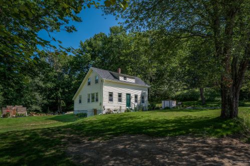 54 Montgomery Ave, Warren, ME 04864-4139