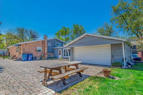 1111 Stoneham St, Bensenville, IL 60106-1438
