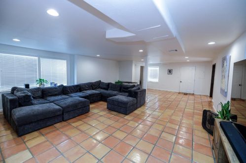 1267 Canal Dr, Turlock CA  95380-4159 exterior