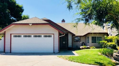 354 Palo Alto Ave, Clovis, CA 93612-0276