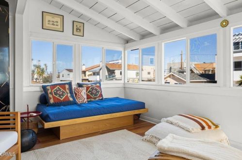 248 Cahuenga Dr, Oxnard, CA 93035-4403