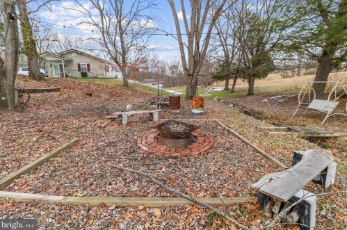 48 Calvin Unger Ln, Berkeley Springs WV 25411-5181 exterior