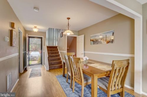 4 Crawford Ct, Trenton NJ  08690-3618 exterior