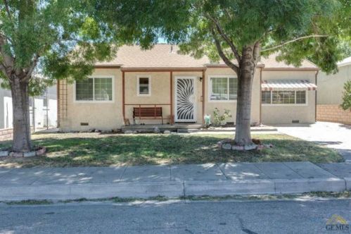 106 Franklin Ave, Taft, CA 93268-3311