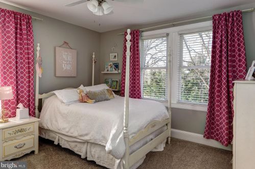 537 Grv St, Haddonfield NJ 08033-1220 exterior