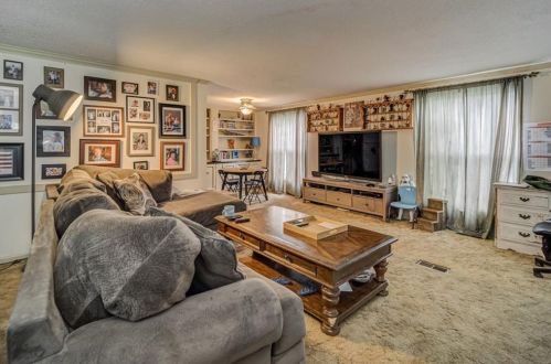 293 Windy Ln, Jackson, GA 30233-5630
