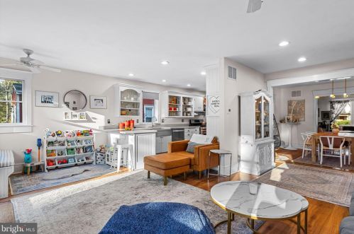 24 Evergreen Ln, Tavistock NJ  08033-1202 exterior